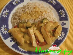 Куриные грудки под соусом карри