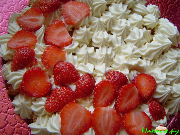 Торт Тирамису с клубникой Торт Тирамису с клубникой