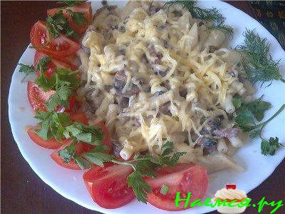 Макароны с грибами под сырным соусом