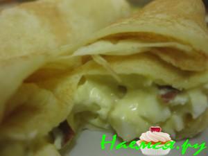 Блинчатые рулетики с ароматным колбасным сыром