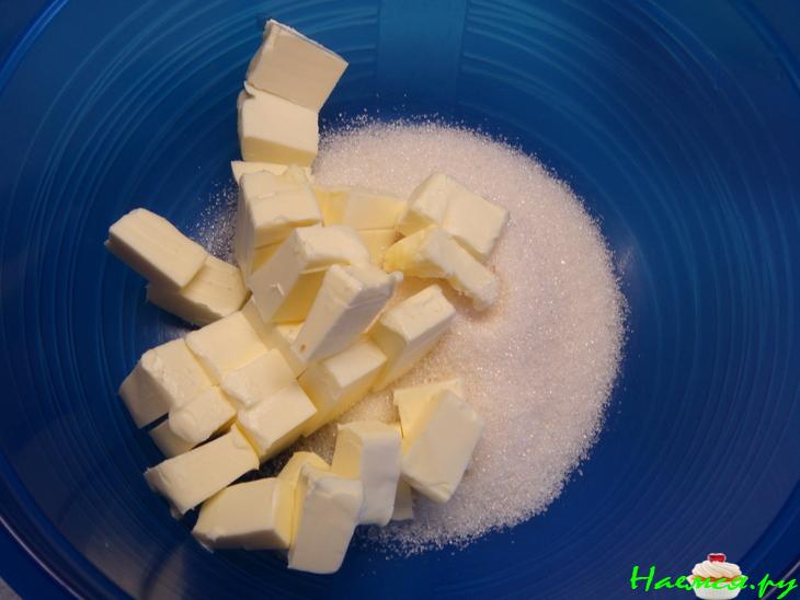 Персиково-ежевичный пирог