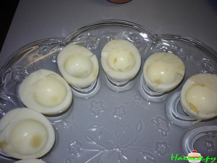 Яйца фаршированные с грибами