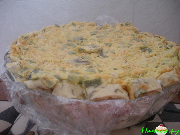 Салат "Шарлотка" с шампиньонами и куриным филе Салат "Шарлотка" с шампиньонами и куриным филе