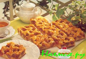 Пирог из крыжовника с марципановой решеткой