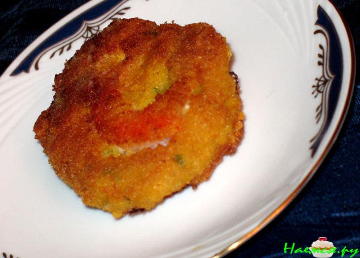 Зразы из морского окуня с креветками, жареные в кукурузных хлопьях Зразы из морского окуня с креветками, жареные в кукурузных хлопьях