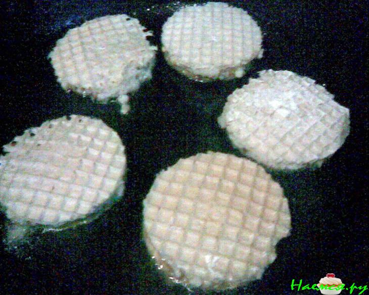 Постные рыбные котлетки в вафельках