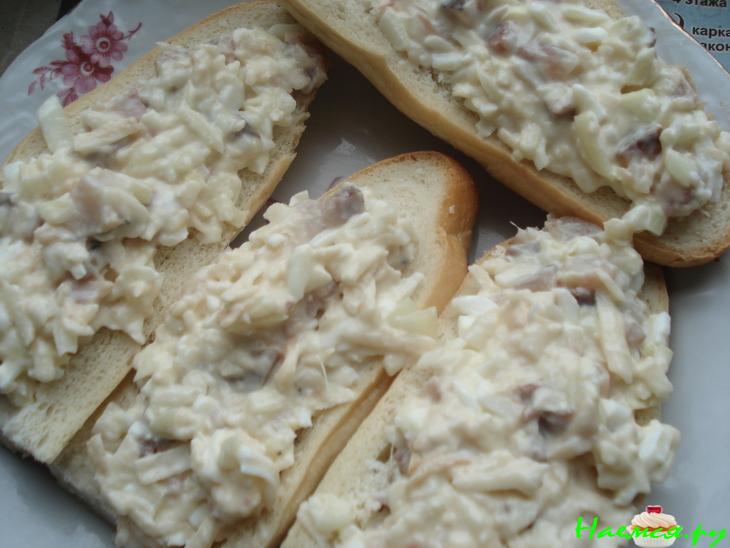 Хрустящие "лодочки" с копченой рыбой и яблоком