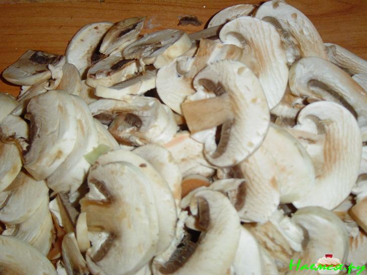 Салат с креветками и шампиньонами "Золотая рыбка"