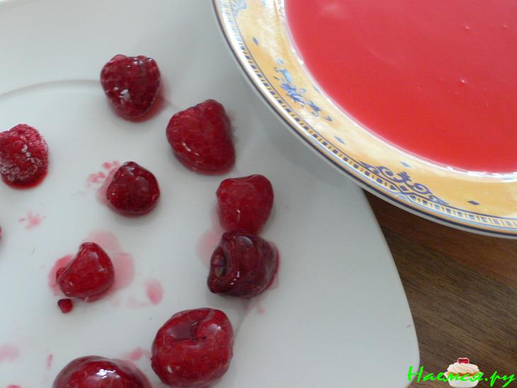 Шоколадные корзиночки с бисквитом и с кремом