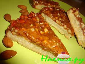 Пирог с миндалем и медом
