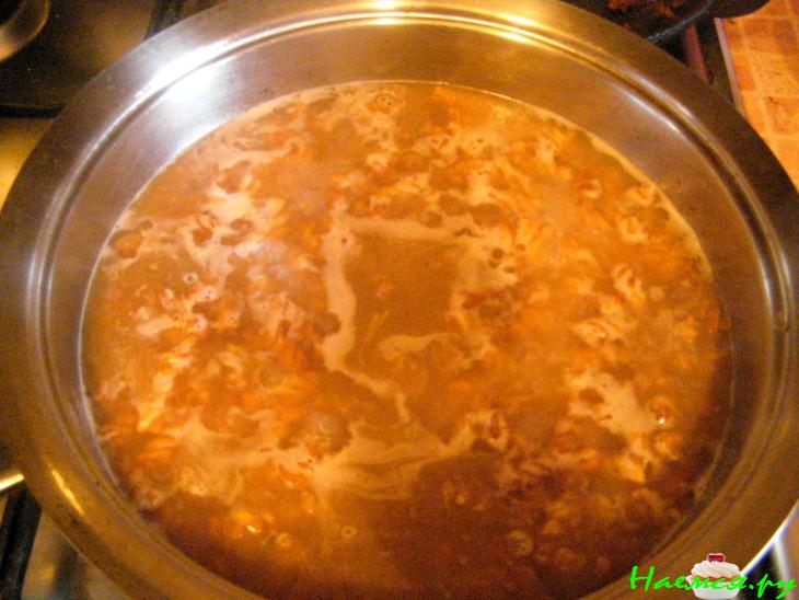 Жареные макароны с соусом из мацони