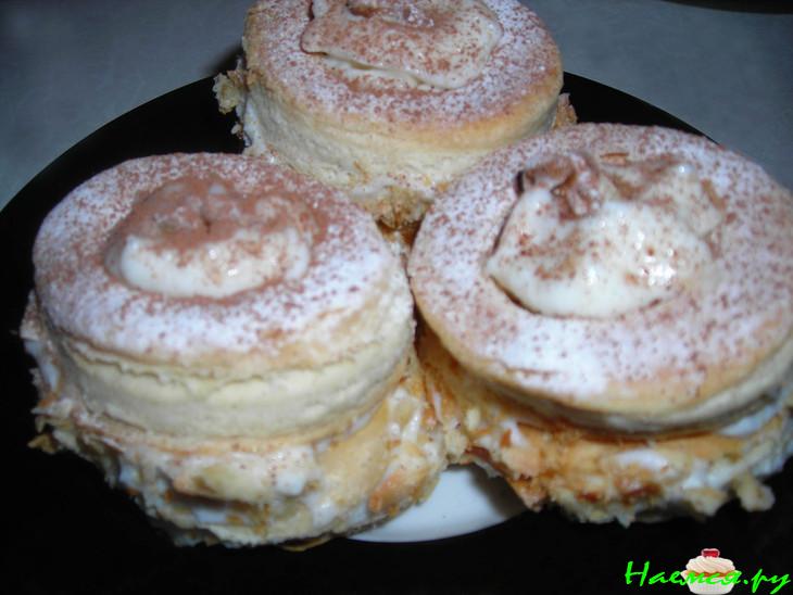 Кокосовые пирожные со сливочным кремом Кокосовые пирожные со сливочным кремом