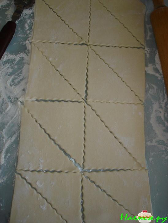 Закусочные пирожки с грибами и сыром