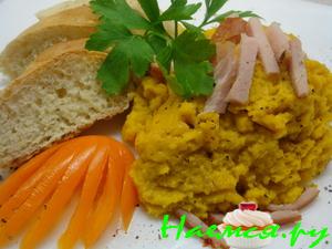 Тыквенная запеканка с ветчиной и теплым багетом