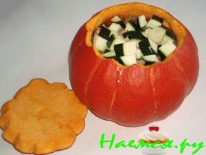 Тыква запеченная, фаршированная овощами и мясом