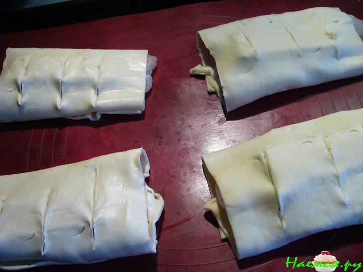 Филе пангасиуса с сыром бри, запеченное в слоеном тесте