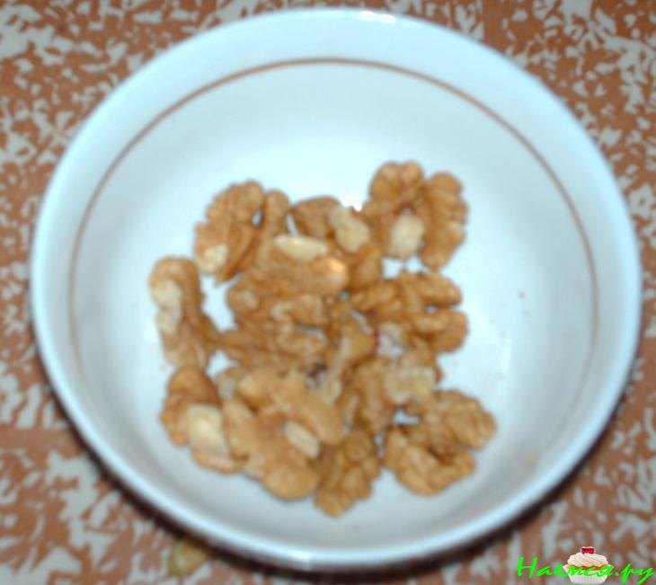 Овощной салат в короне из бекона