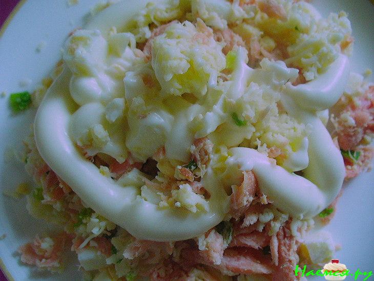 Салат с копченой горбушей