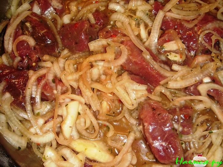 Шашлык из мяса ягненка с беконом