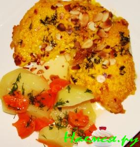 Филе морской рыбки с кунжутом под шафрановым соусом