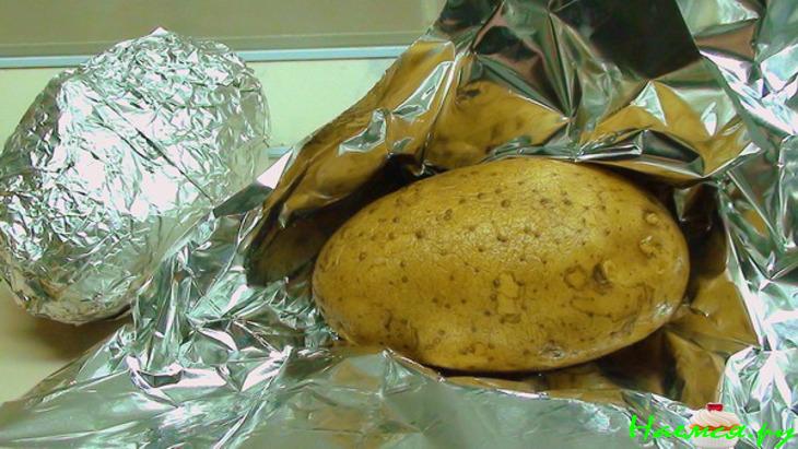 Селёдочный салат с яйцом и корнишонами