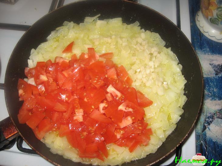 Мясные розочки в томатно-овощной заливке