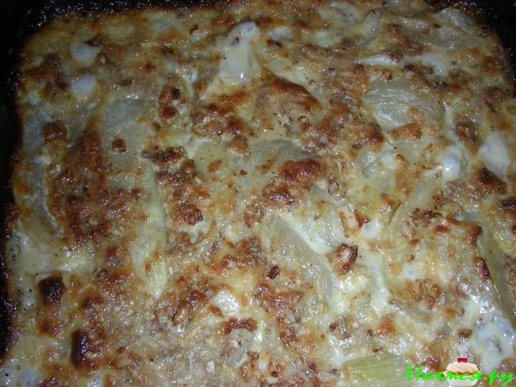 Гратен из фенхеля и лука в орехово-сливочном соусе