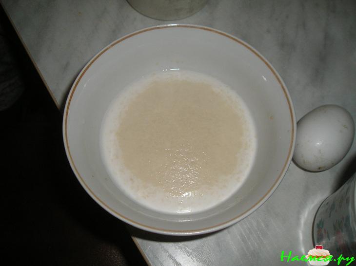 Кулич с инжиром, цукатами и изюмом