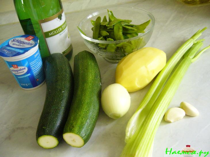 Суп-пюре из цуккини с молодым сахарным горошком