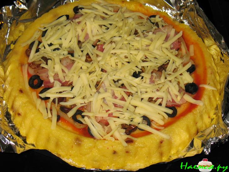 Полента-пицца