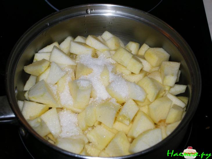 Геркулесовый пирог с яблоками и черносливом Геркулесовый пирог с яблоками и черносливом