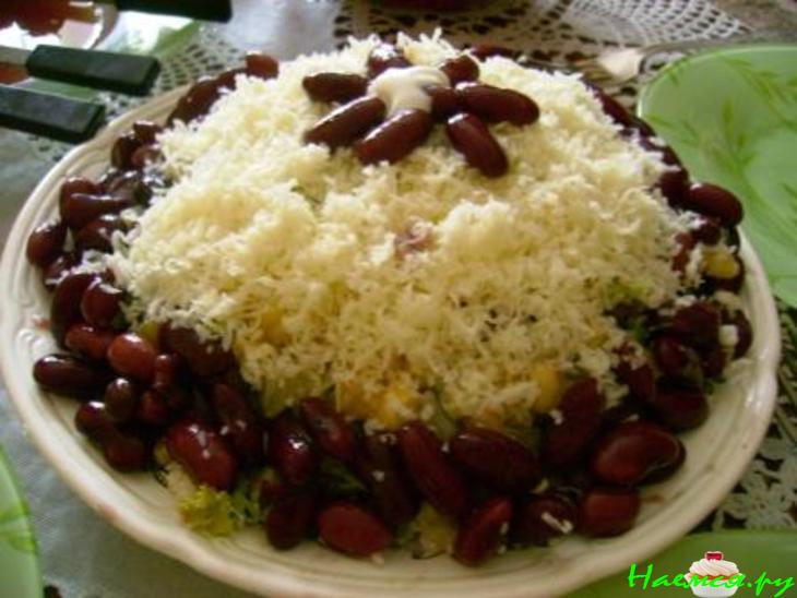 Салат фасолево-кукурузный с крабовыми палочками