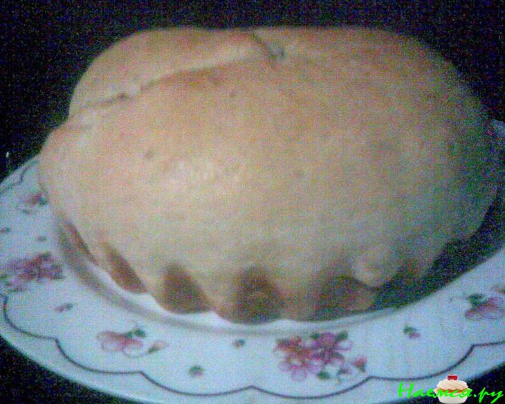 Постный пирог с халвой и орехами