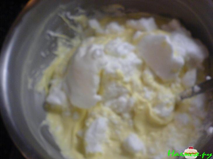 Пирог с черникой и сырной массой