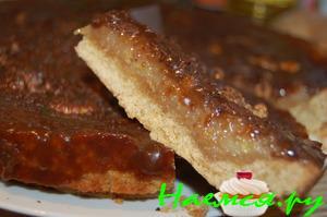 Пай банановый с карамельно-шоколадной заливкой