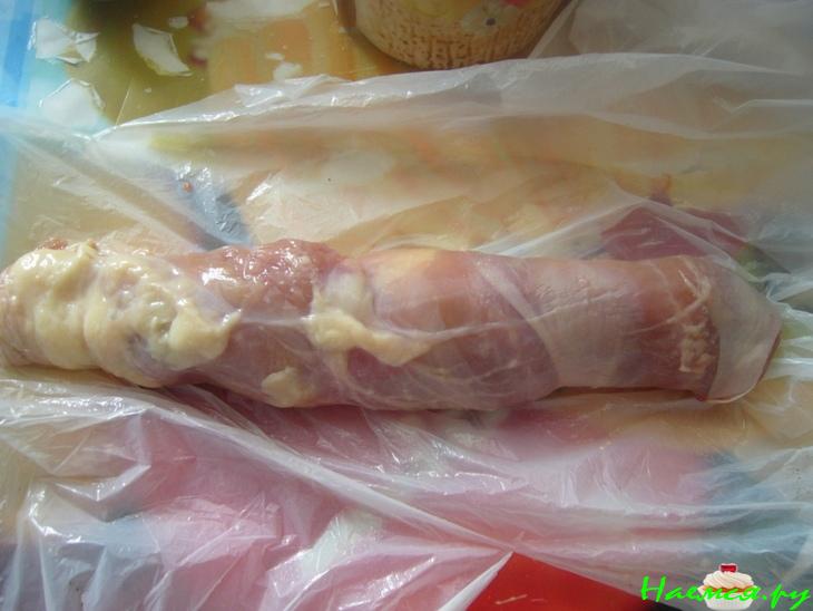 Куриные рулетики на шпажке Куриные рулетики на шпажке