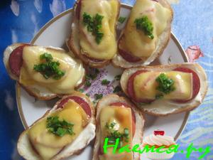 Горячий бутерброд с салями