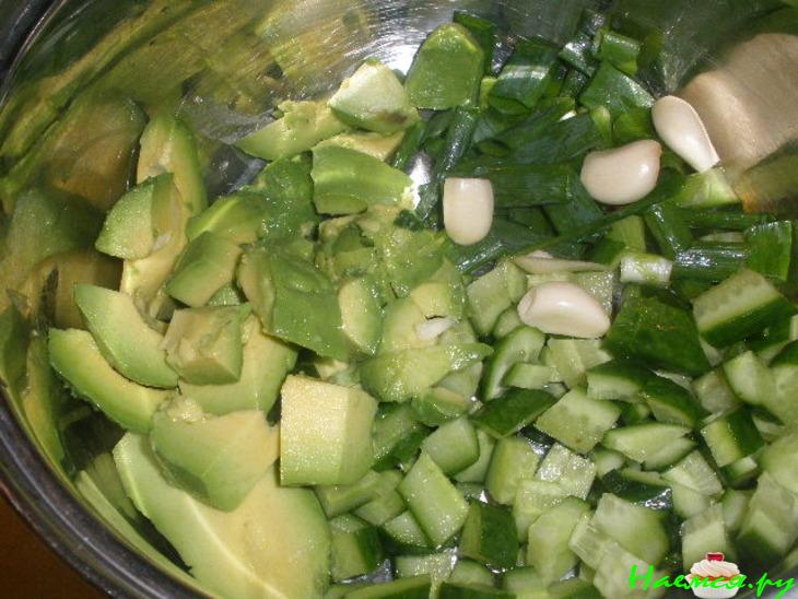 Освежающий кремовый зеленый суп