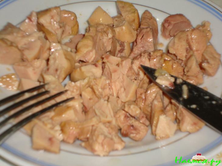 Салат из печени трески с оливками и каперсами Салат из печени трески с оливками и каперсами