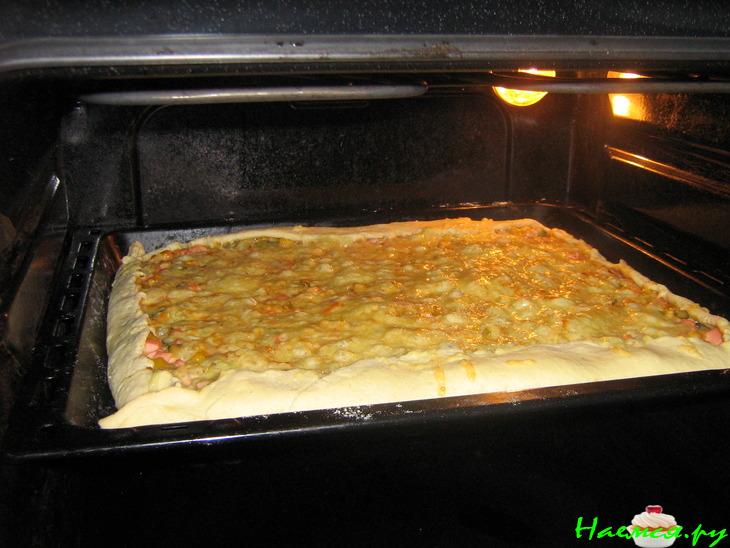 Пицца домашняя (тонкий слой теста)