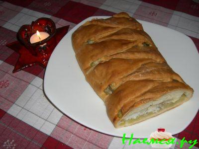 Слоеный пирог с рыбой и картофелем