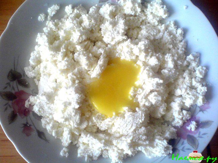 Творожники морковные с яблочным гарниром