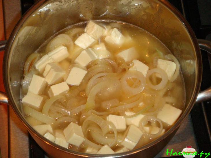 Луковый суп "Дружба" по-французски