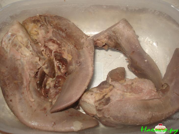 Язык маринованный с кунжутом