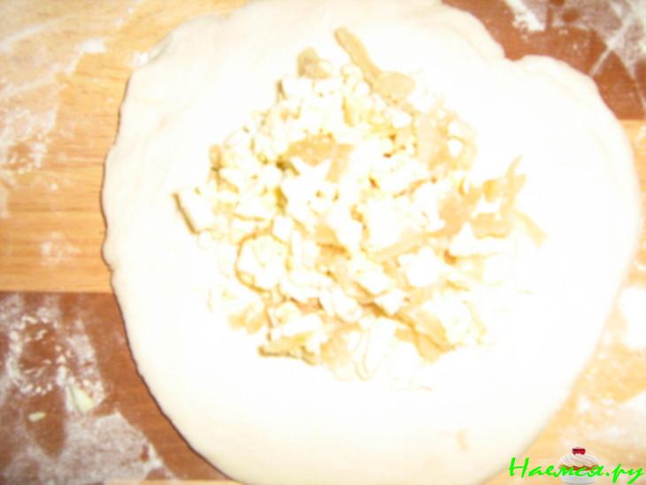 Пирожки с яичком и капустой