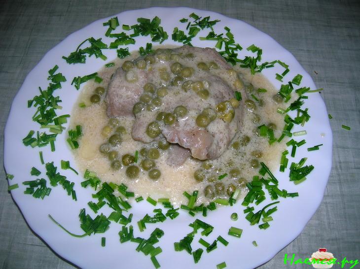 Индейка по-чешски с зеленым горошком