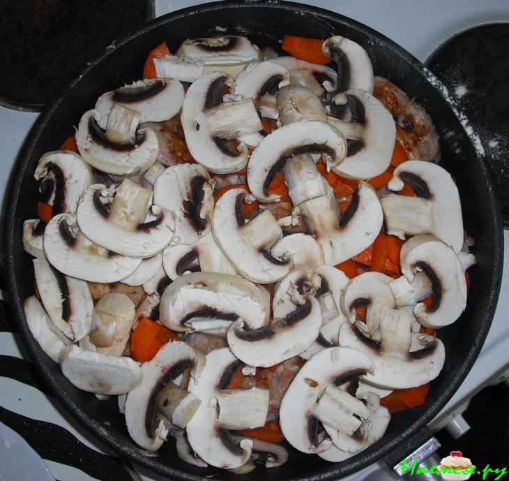 Кролик в сметане