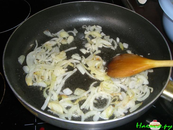 Котлеты куриные, а внутри гарнир:)