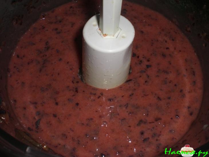 Бананово-сливовые маффины из нескольких видов муки