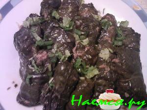 Долма из листьев шпината